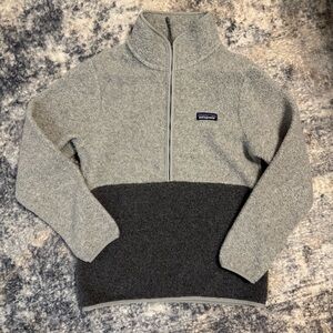 Patagonia Women's Gray and Charcoal Zip-Up Sweater
